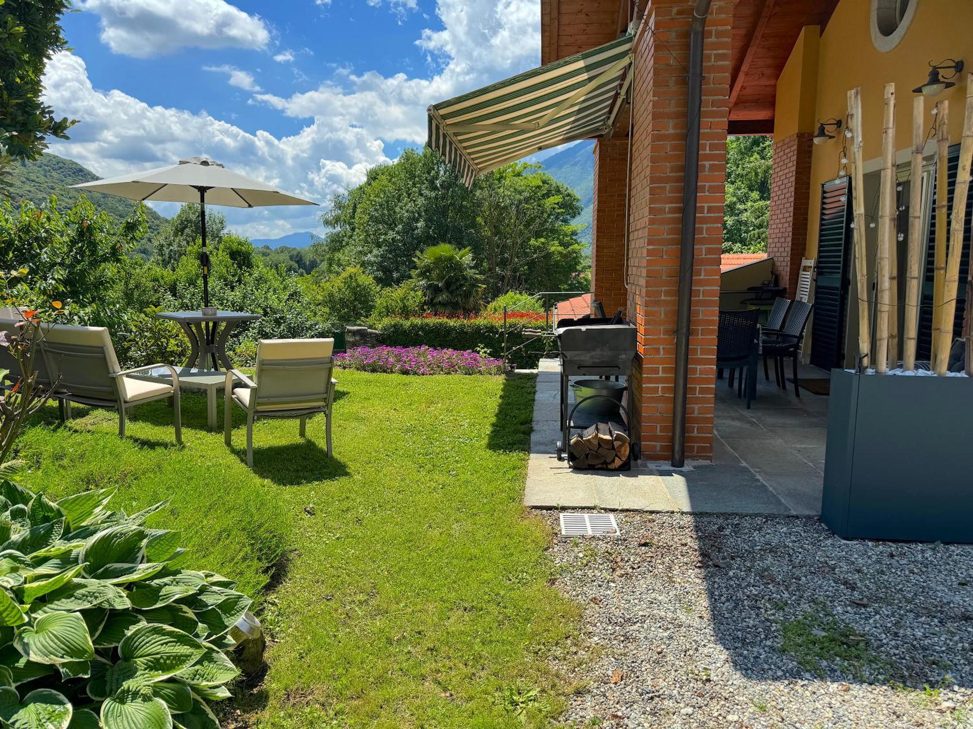 The Comfortable House With Big Pool In The Center Of